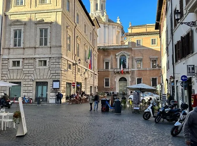 Pantheon Palazzo Nari Roma